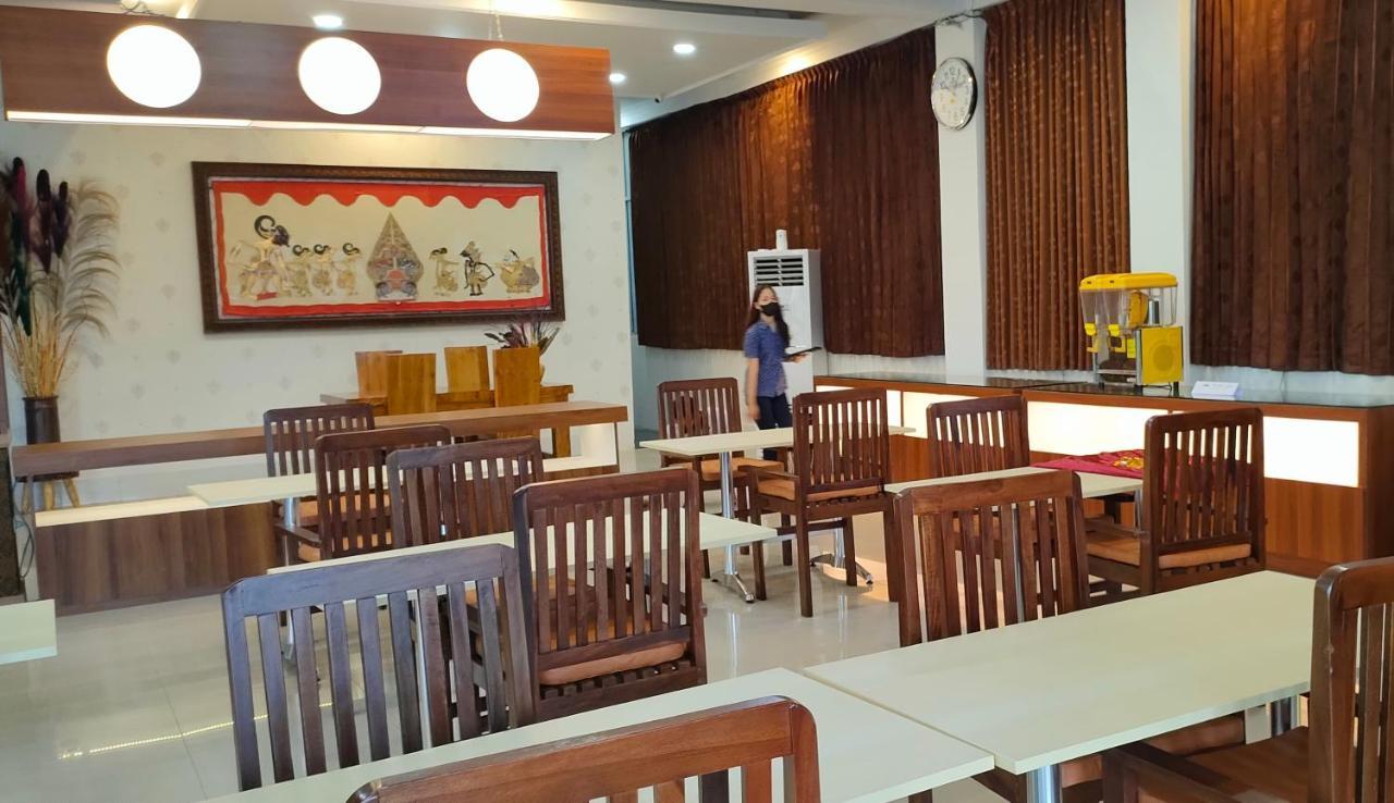 Golden Ganesha Hotel Yogyakarta By Ecommerceloka Gondowulung Екстер'єр фото