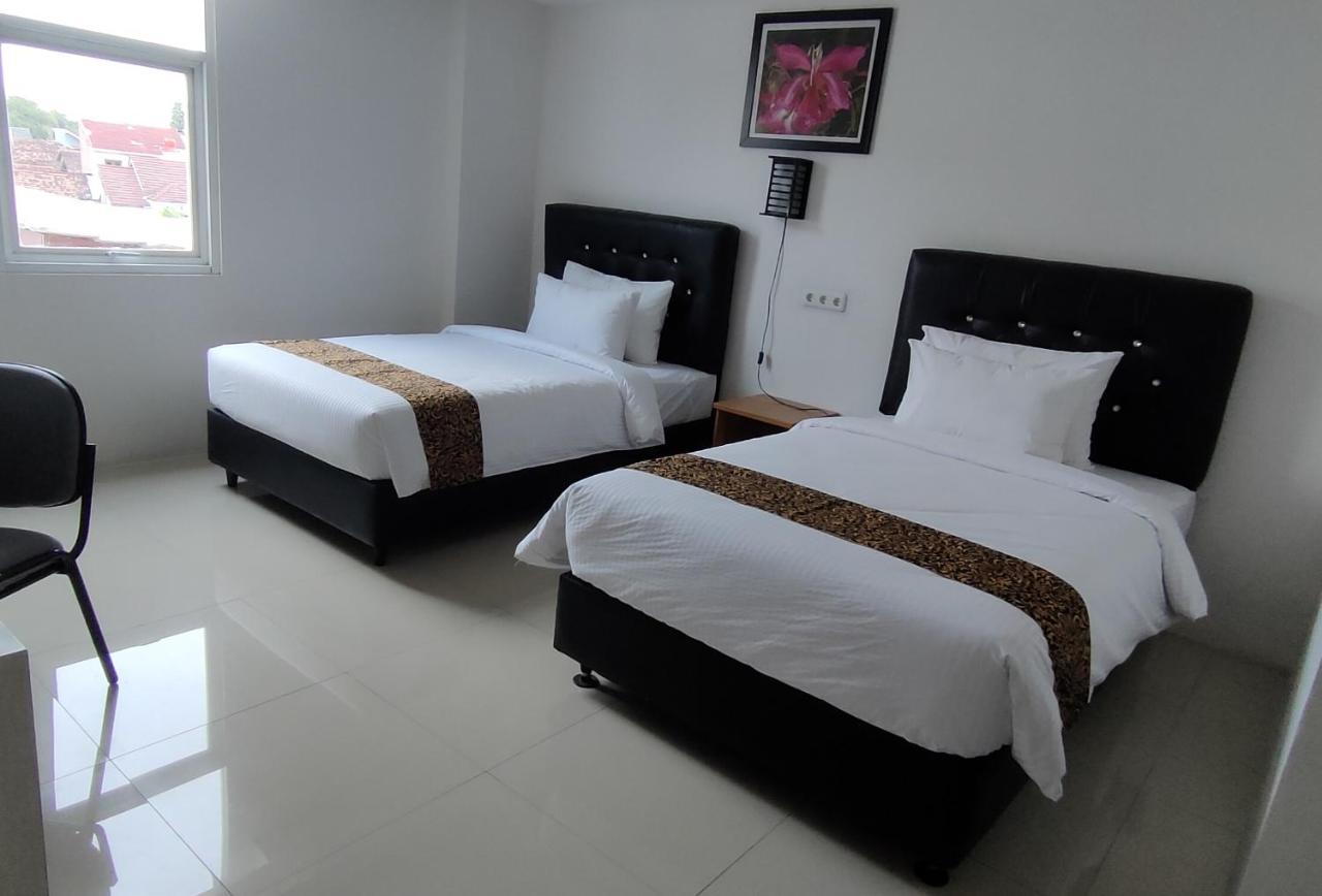 Golden Ganesha Hotel Yogyakarta By Ecommerceloka Gondowulung Екстер'єр фото