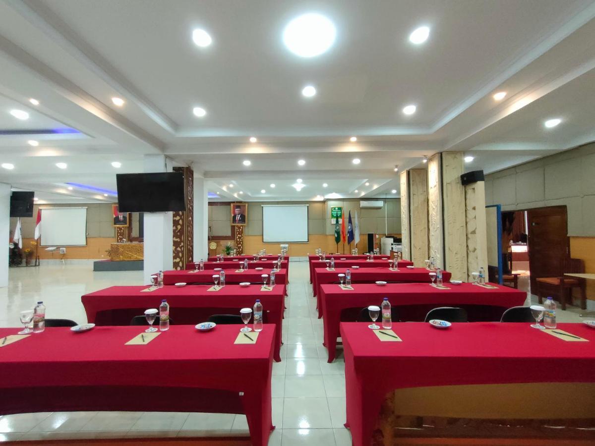 Golden Ganesha Hotel Yogyakarta By Ecommerceloka Gondowulung Екстер'єр фото